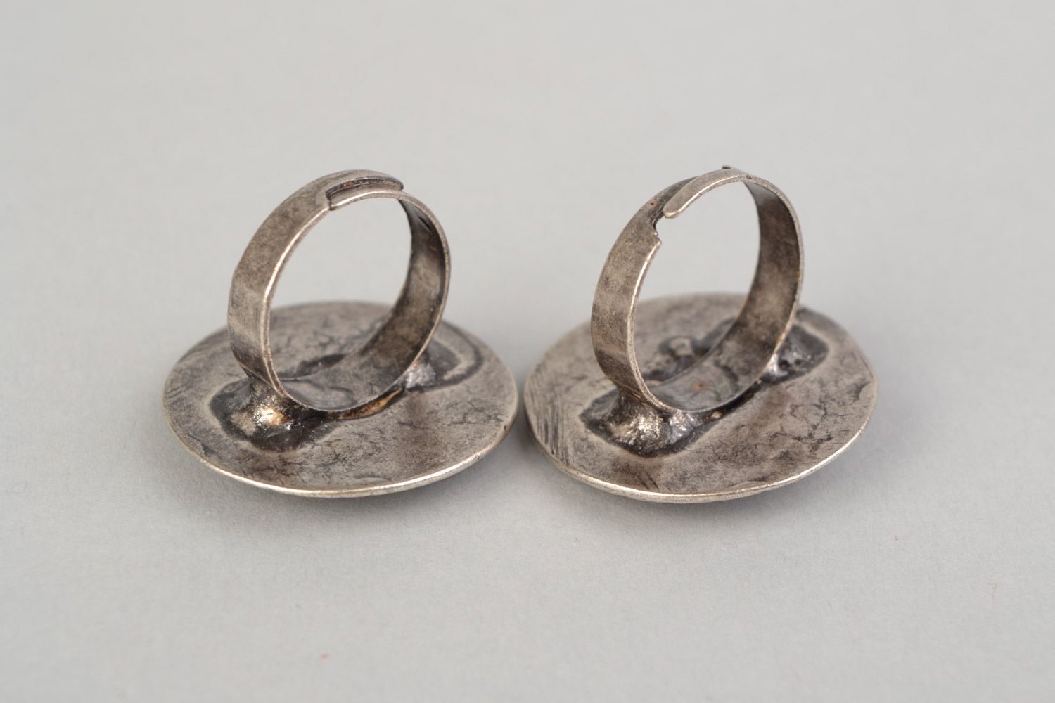 Set of 2 handmade round rings cast of hypoallergenic metal with rhinestones photo 4