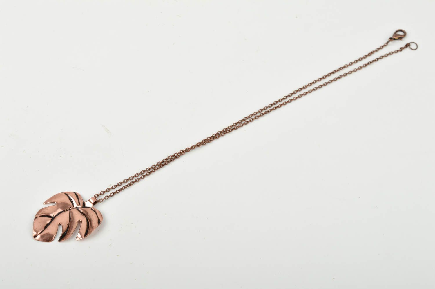 Pendentif feuille Bijou fait main en cuivre laqué sur chaîne Cadeau femme photo 3