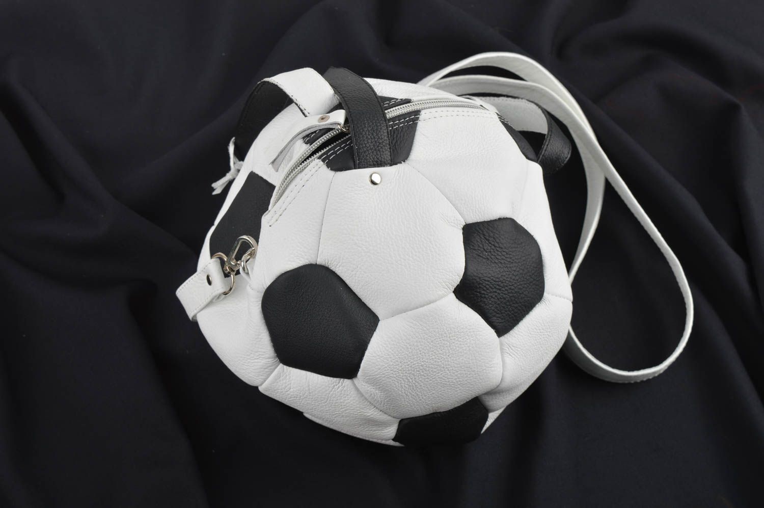 Сумка ручной работы кожаная сумка в виде футбольного мяча красивая сумка фото 2