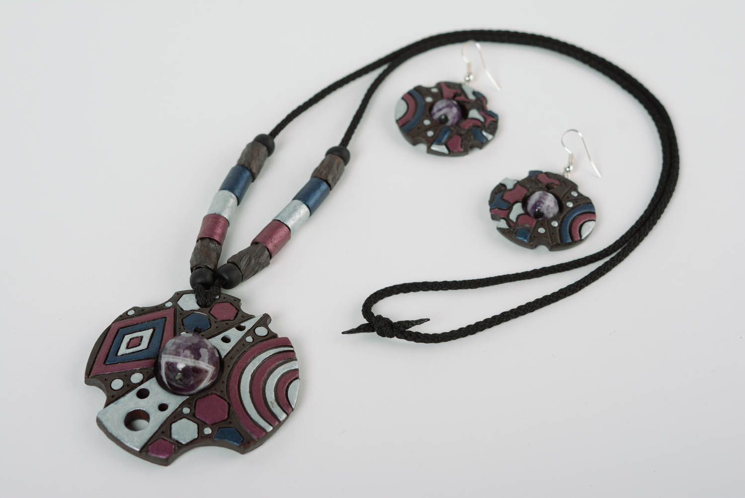 Ensemble de bijoux en argile faits main boucles d'oreilles et pendentif photo 1