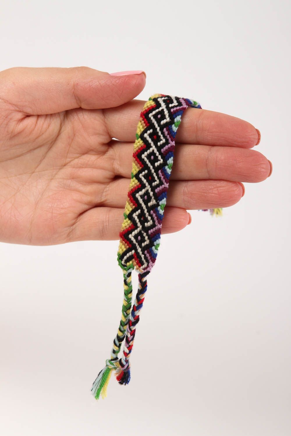 Bracelet coloré Bijou fait main tressé en fils moulinés Cadeau femme tendance photo 5