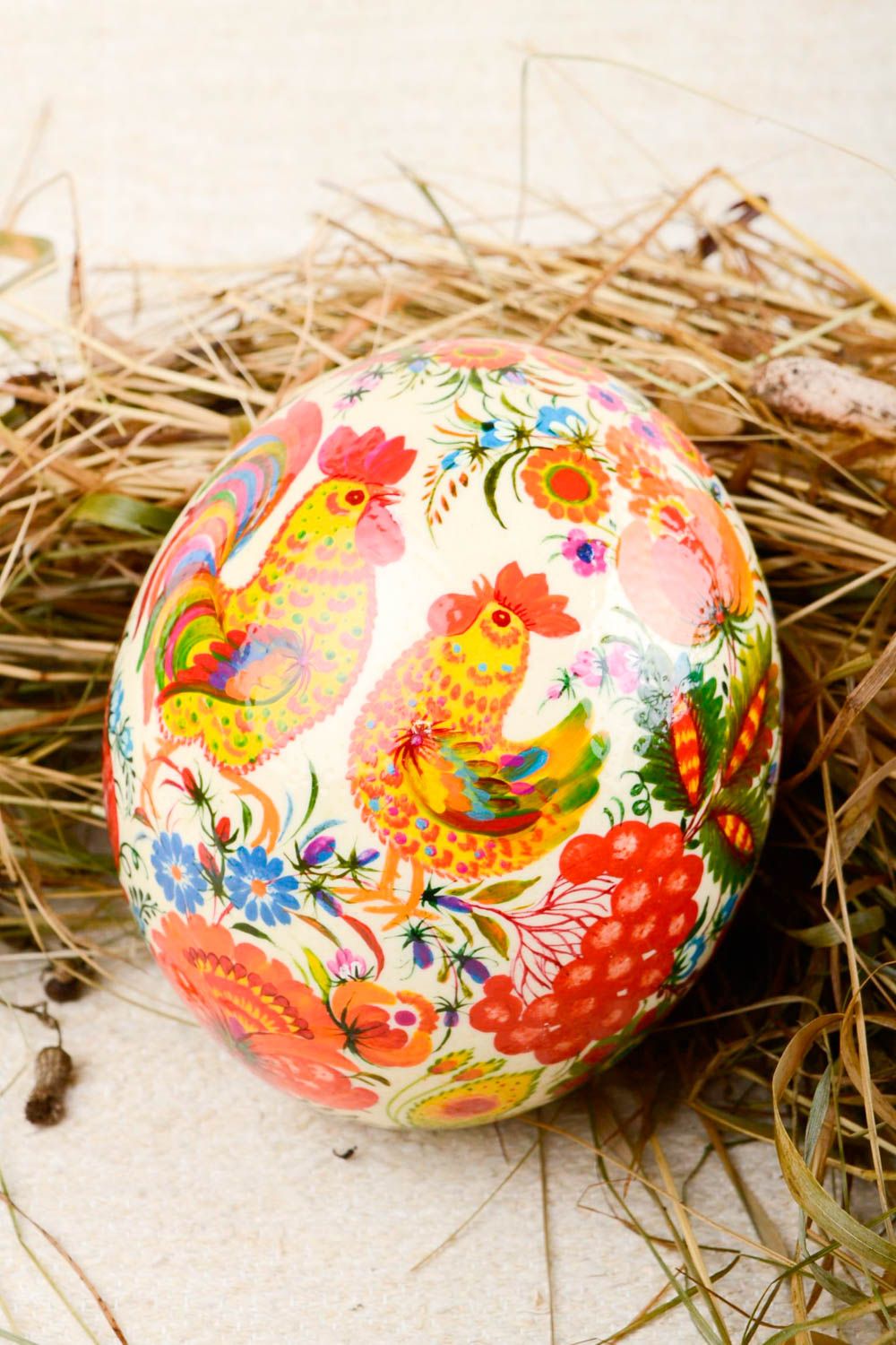 Пасхальное яйцо ручной работы украшение на Пасху предмет интерьера с петухами фото 1
