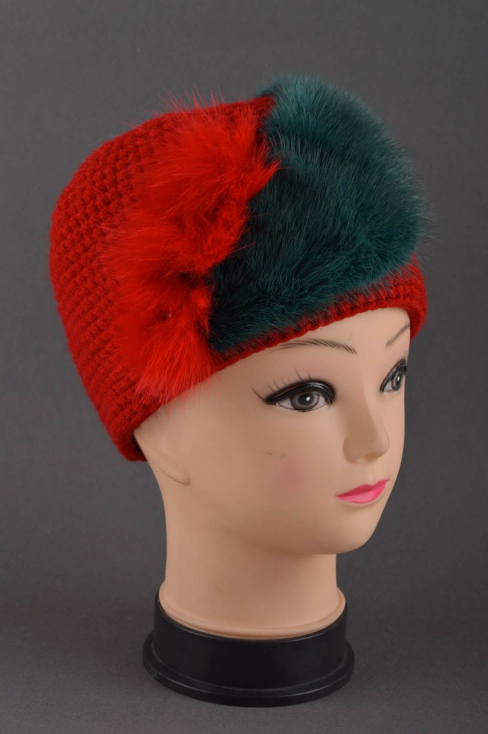 Вязаная шапка ручной работы зимняя шапка красивая стильная шапка с мехом норки фото 1