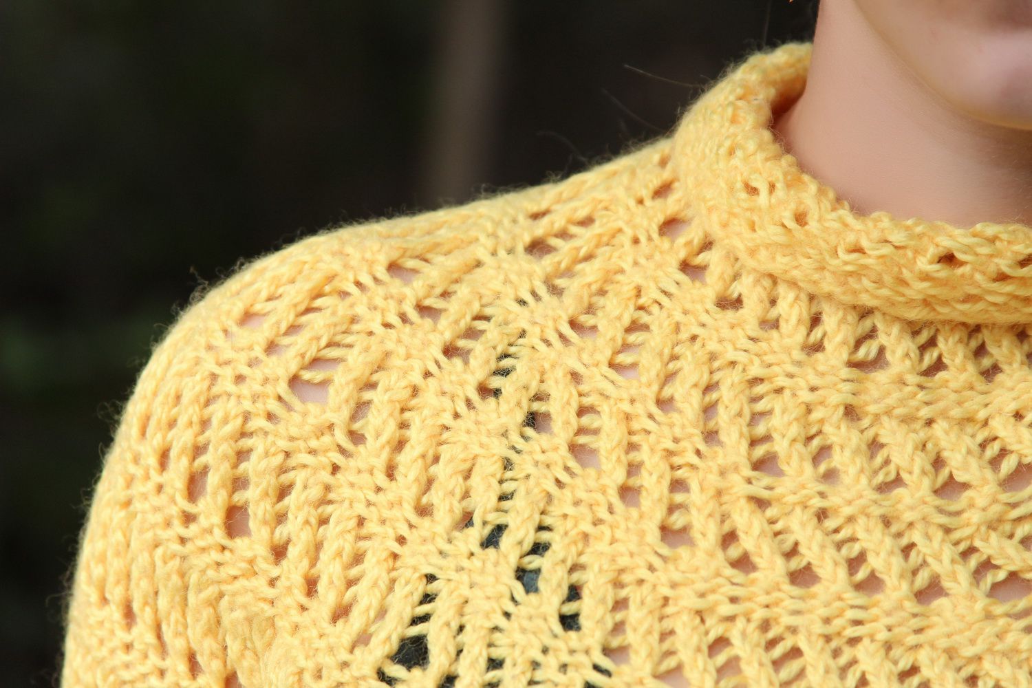 Pull tricoté en laine naturelle fait main photo 2