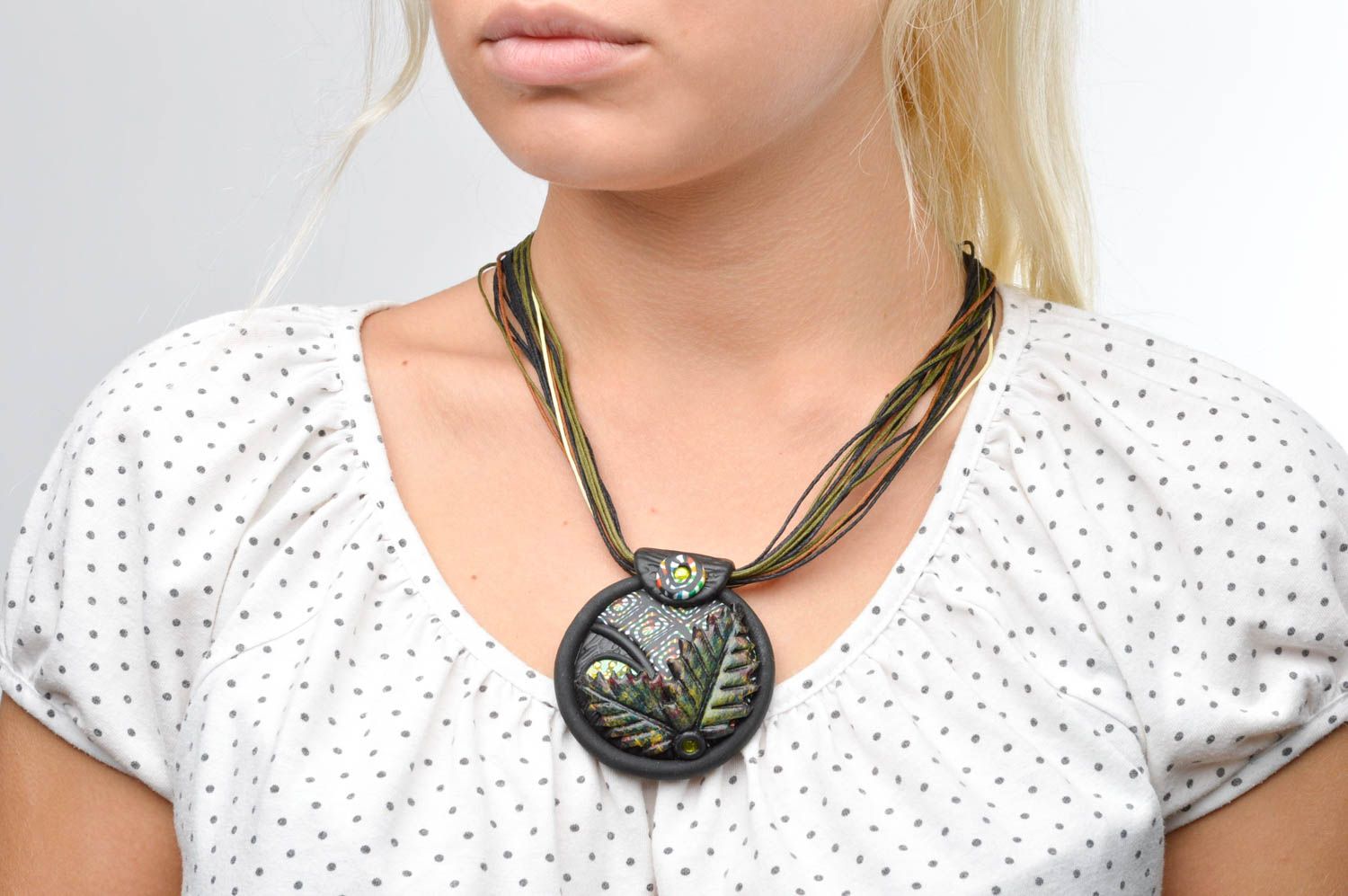 Handmade Schmuck Halskette mit Anhänger Designer Schmuck Damen Modeschmuck rund foto 3