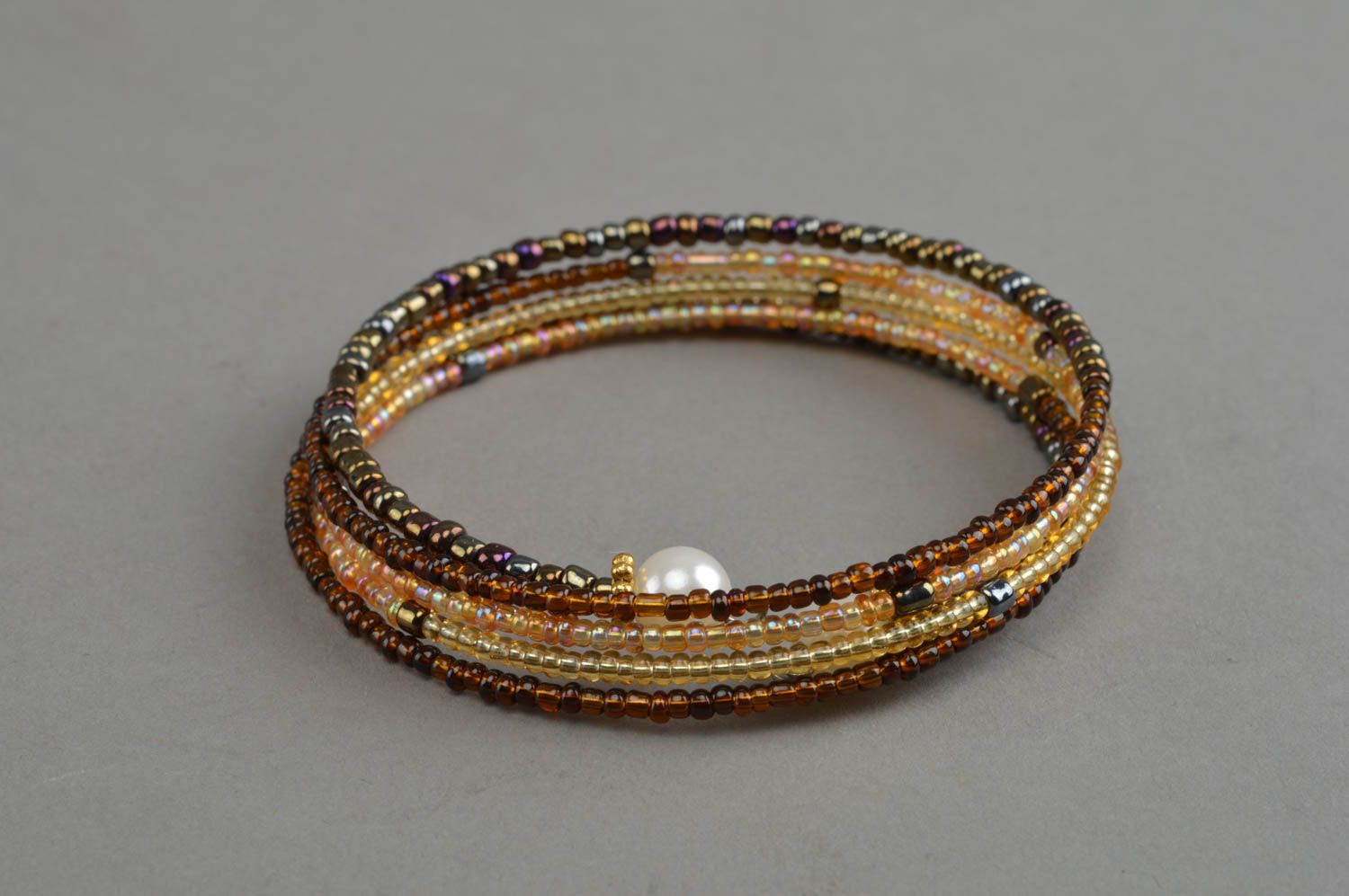 Bracelet en fil à mémoire perles de rocaille fausses perles fait main beige brun photo 2