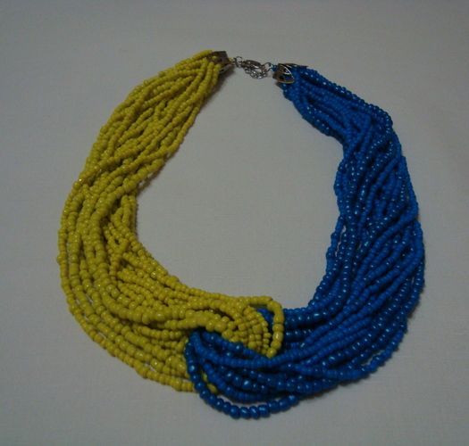 Сине-желтое ожерелье из бисера широкое плетеное ручной работы фото 3
