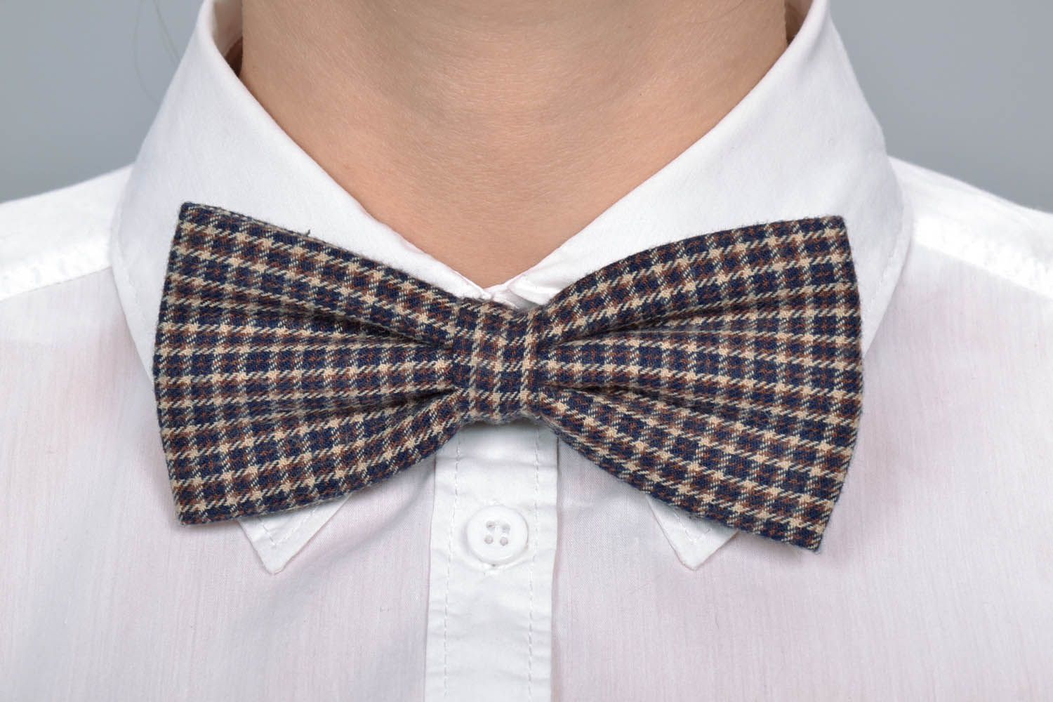 Bow tie with small check pattern photo 5