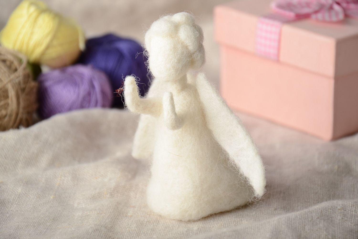 Валяная игрушка ангел фигурка для декора дома фото 1