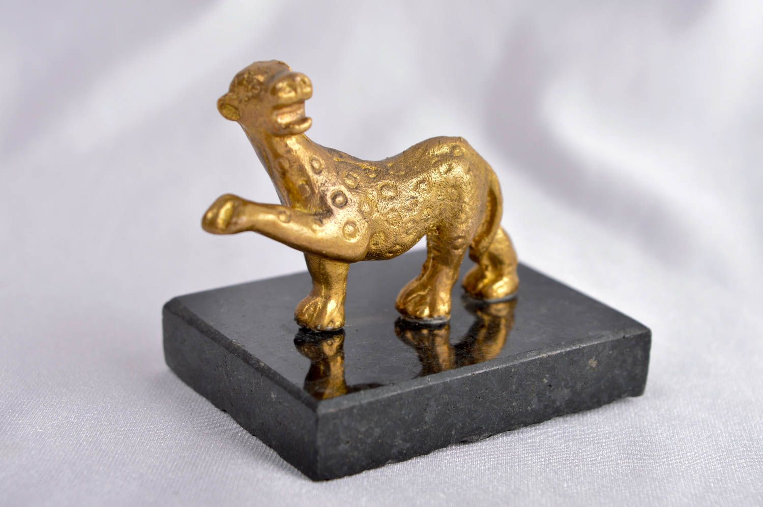 Unusual handmade metal figurine miniature animals home decoration buy a gift photo 1
