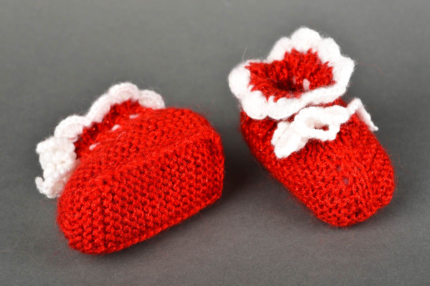 Chaussons rouges faits main Chaussures bébé tricotés au crochet Vêtement bébé photo 5