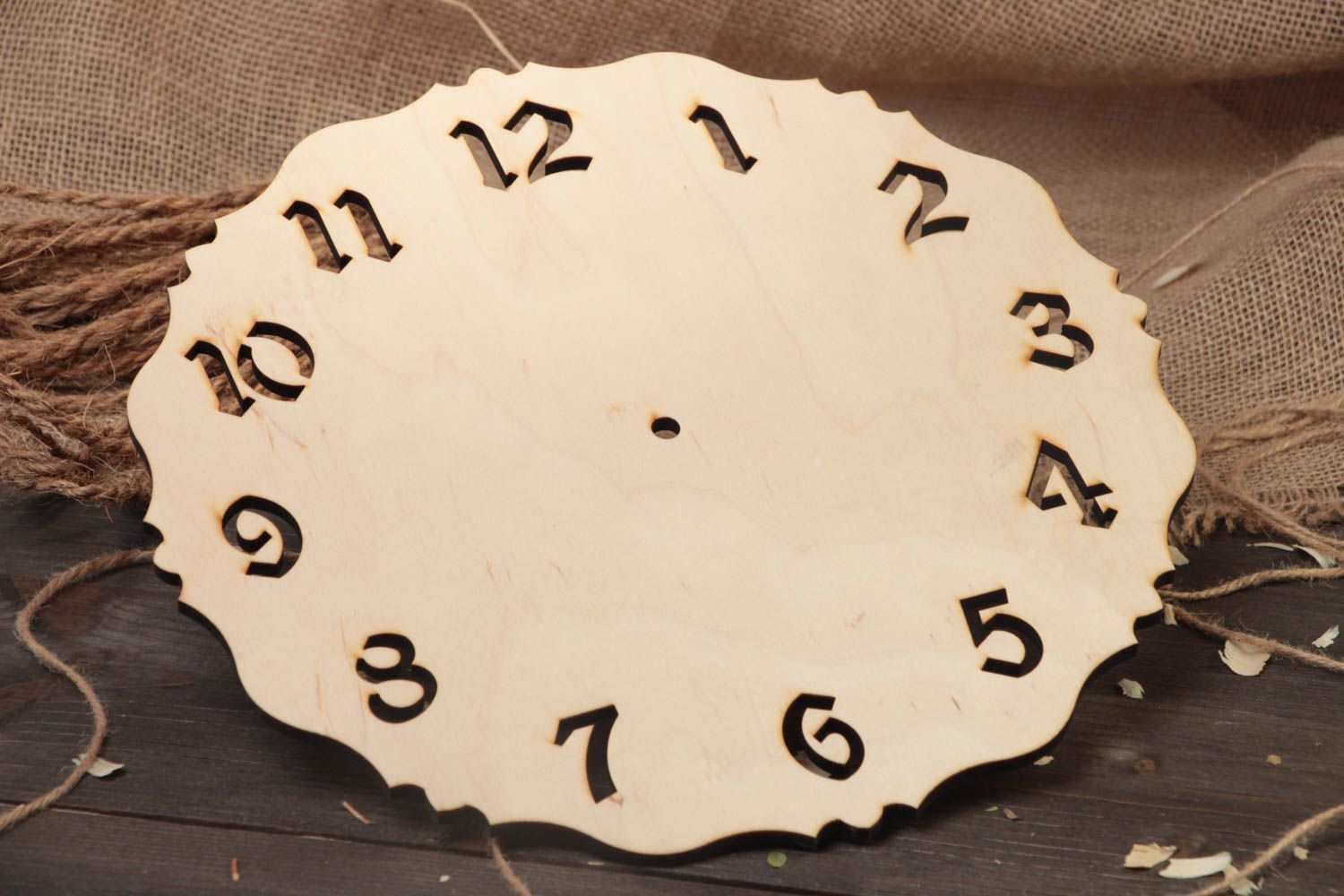 Forme en bois brut pour créer l'horloge faite main à peindre et décorer photo 1
