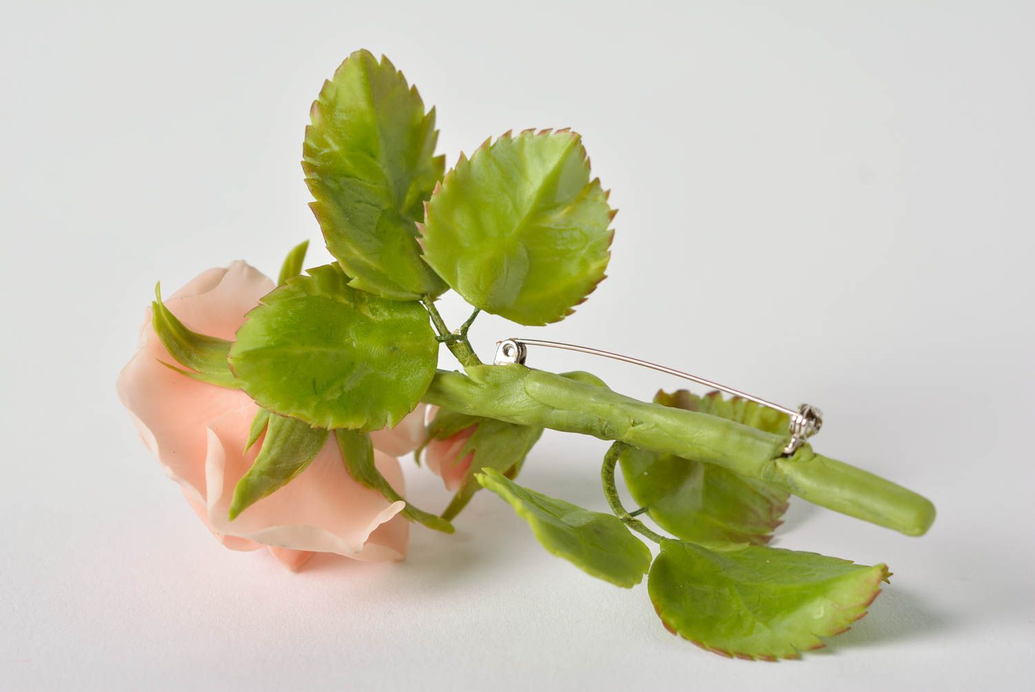 Broche en pâte polymère faite main Rose originale pratique bijou pour femme photo 4