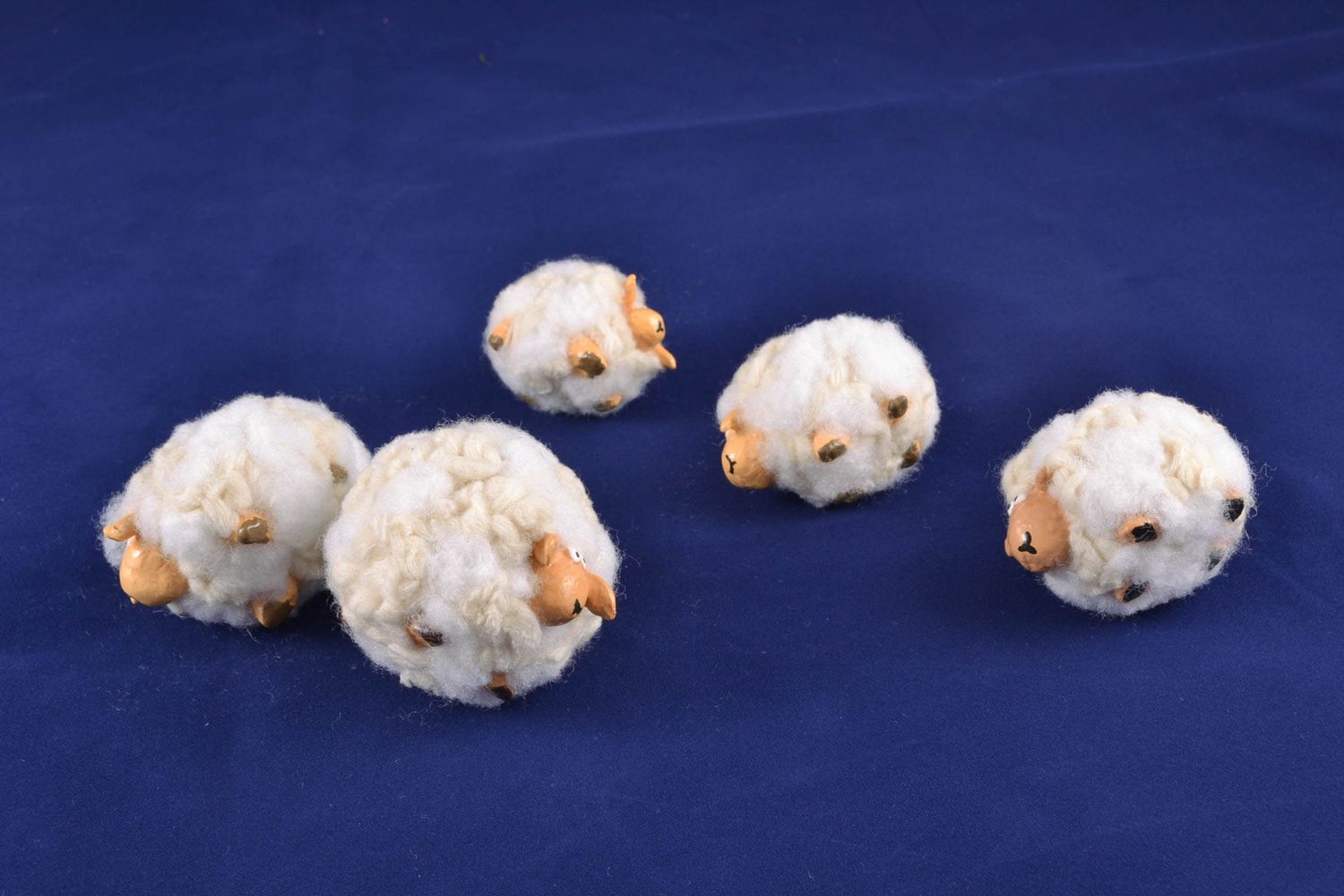 Игрушки из папье-маше 5 овечек фото 5