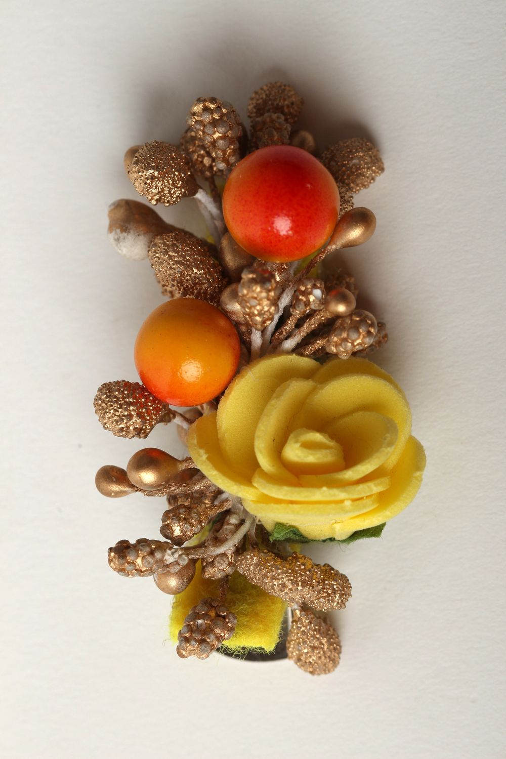 Украшение ручной работы заколка с цветком и ягодами аксессуар для волос фото 2