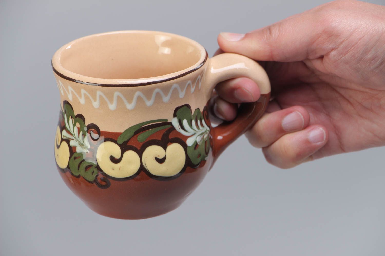 Künstlerische handmade mit Glasur bemalte Tasse aus Ton für Tee und Kaffe 180 ml foto 5