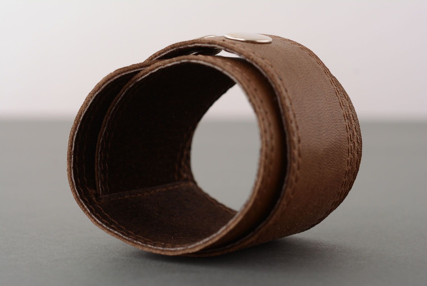 Brown leather bracelet photo 3