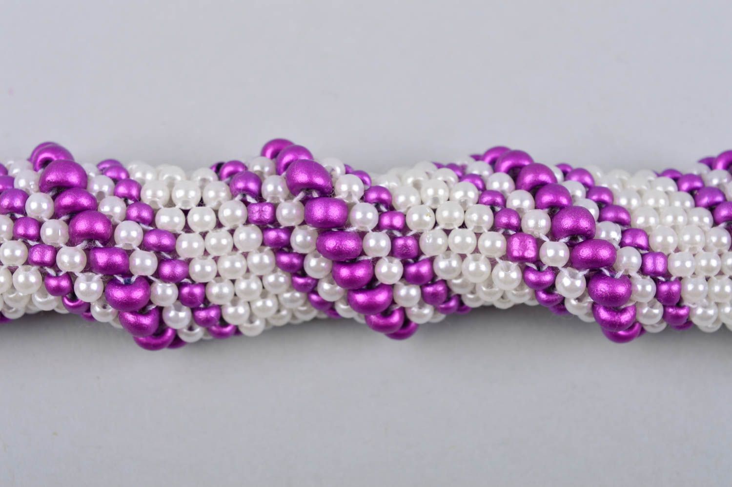 Collar hecho a mano de abalorios color lila regalo original bisutería artesanal foto 3
