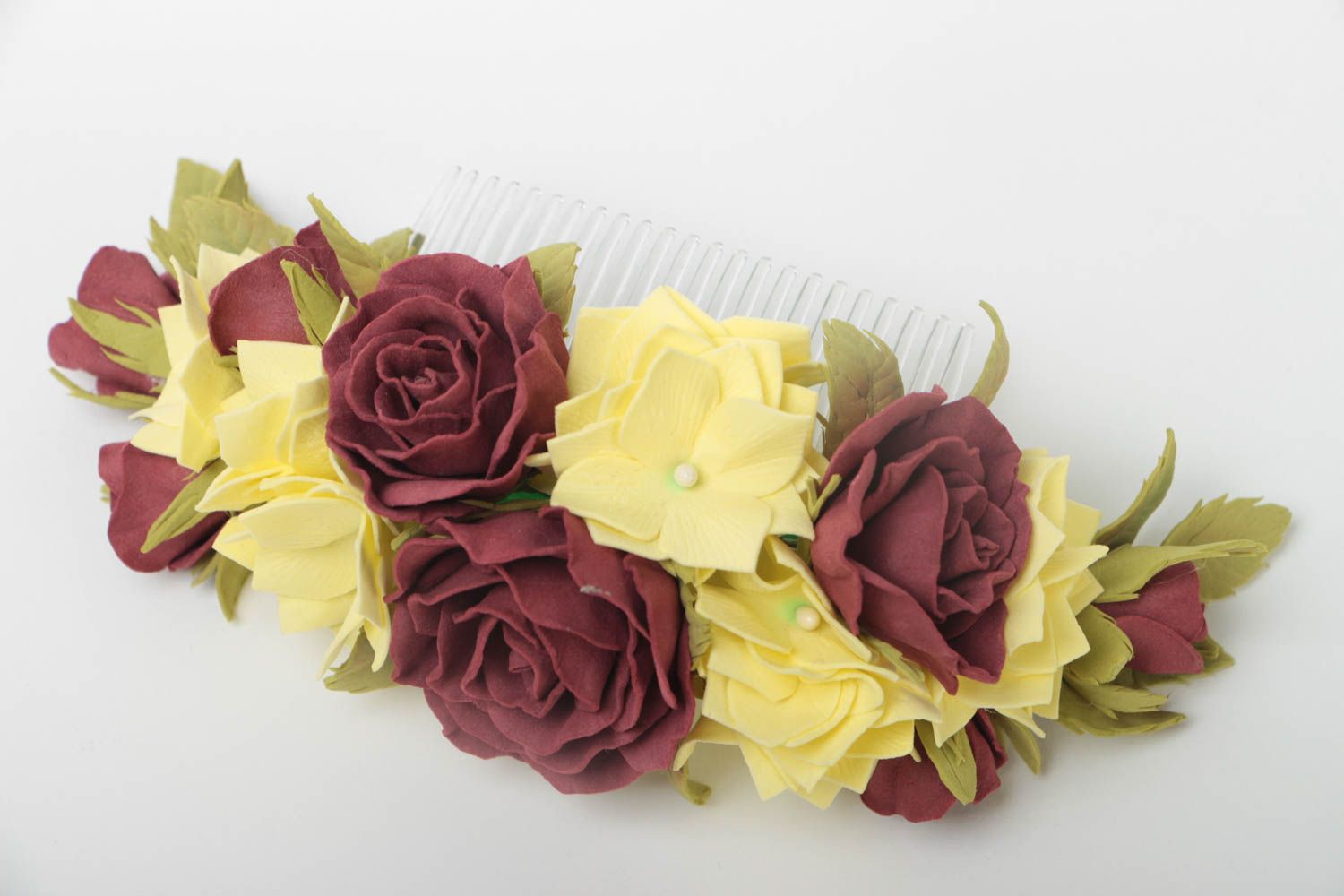 Handgemachter Haarkamm mit Blumen aus Foamiran für reizenden und zarten Look foto 3