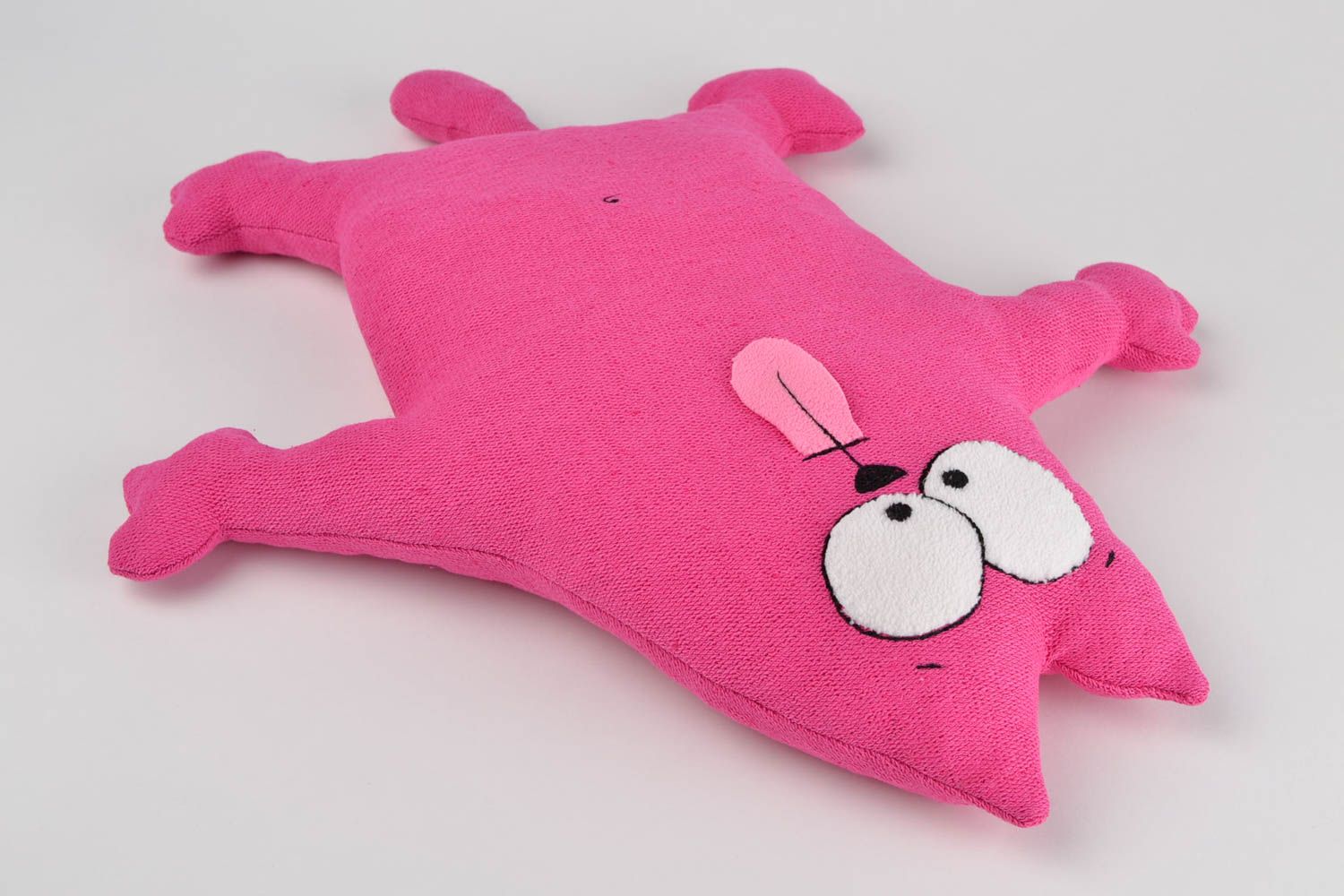 Подушка игрушка ручной работы декор для дома мягкая игрушка из ткани розовая фото 3