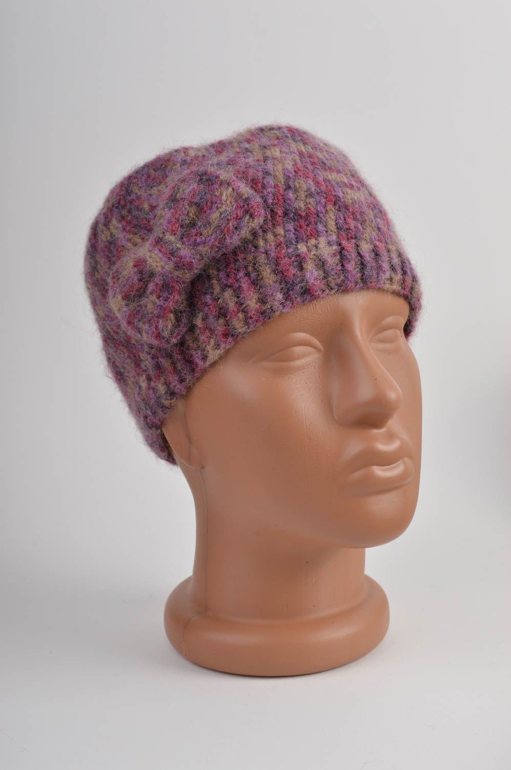 Темная шапка вязаная из ангоры ручной работы с бантиком для девочки фиолетовая фото 2