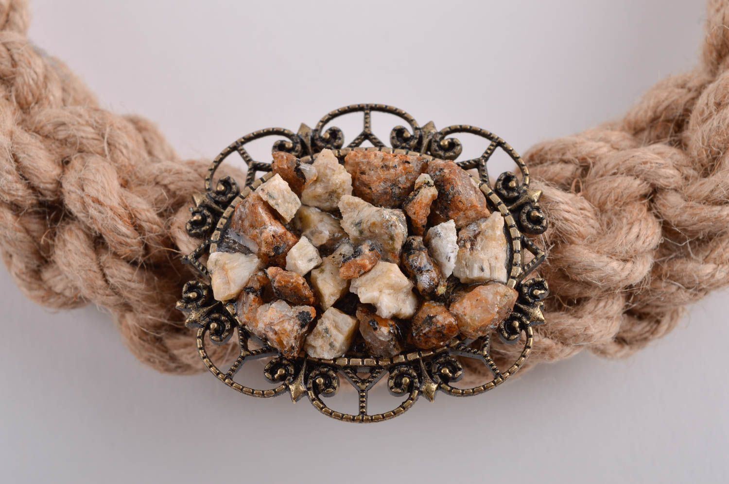 Collier en cuir et pierres Bijou fait main en cordons Cadeau femme design photo 3