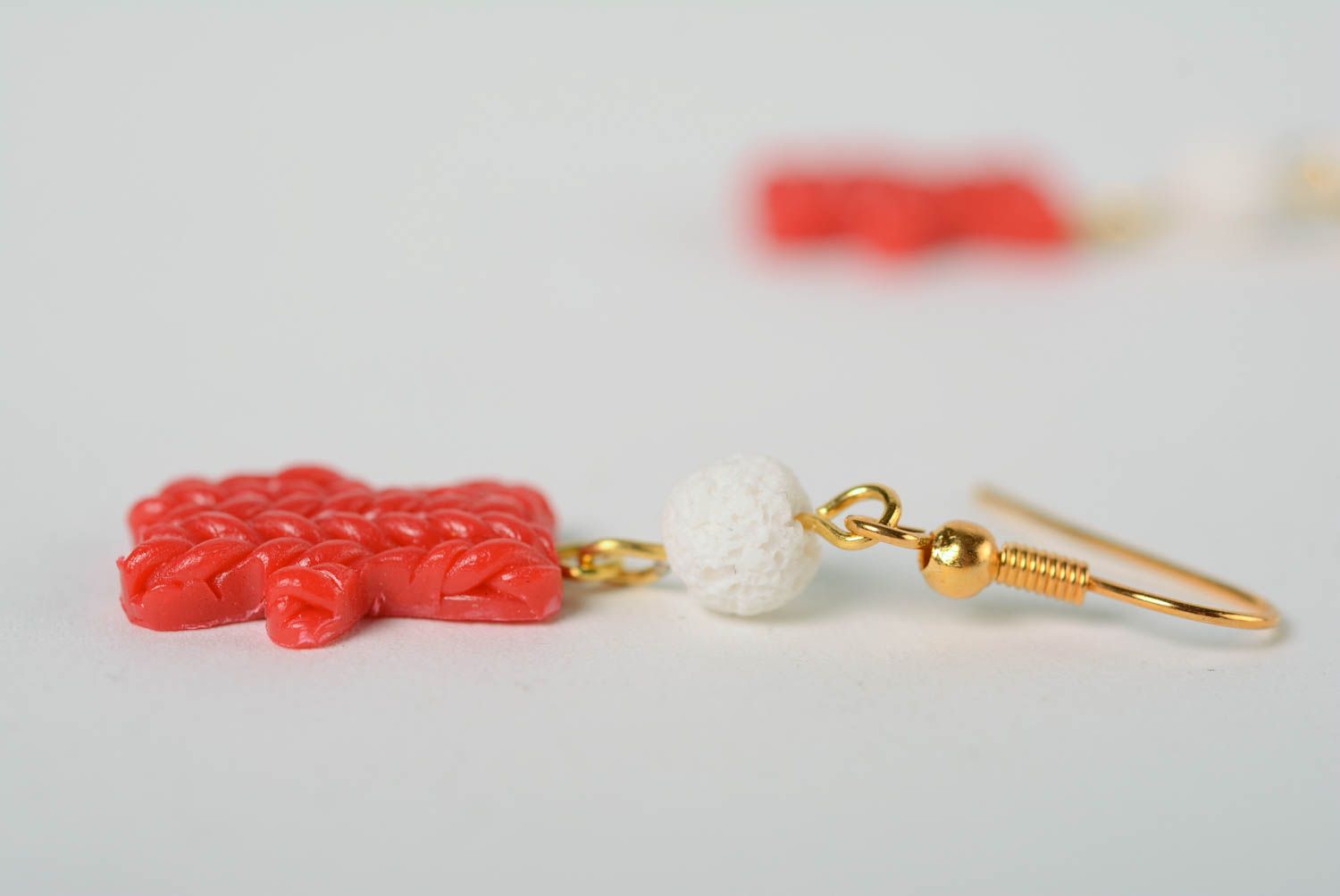 Beautiful red polymer clay long earrings stylized as knitted photo 5