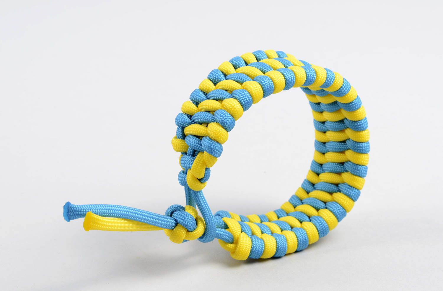 Stylish handmade wrist bracelet designs woven cord bracelet survival tips photo 4
