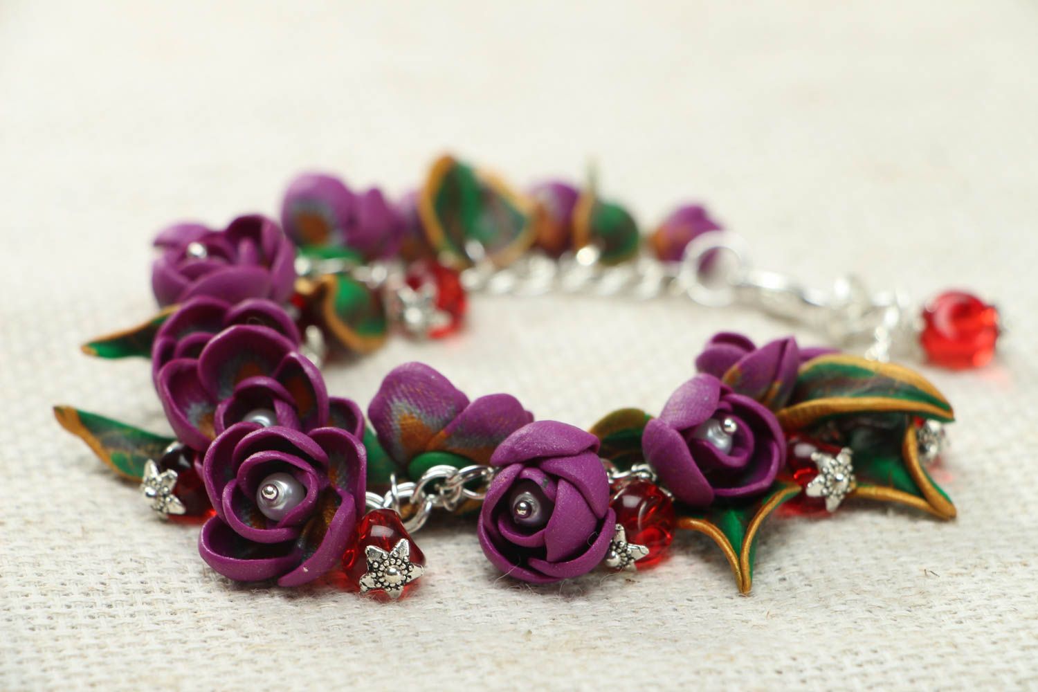 Violet flowers' charm chain bracelet for mom photo 1
