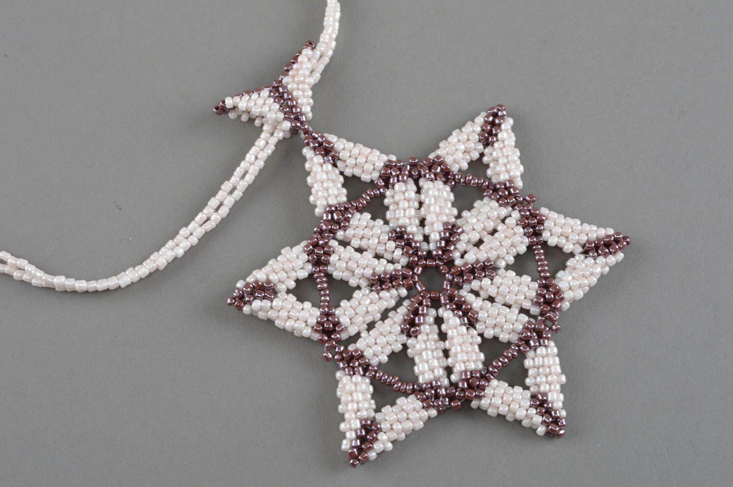Handmade Collier aus Glasperlen in Weiß mit Stern Anhänger Damen Halsschmuck foto 3