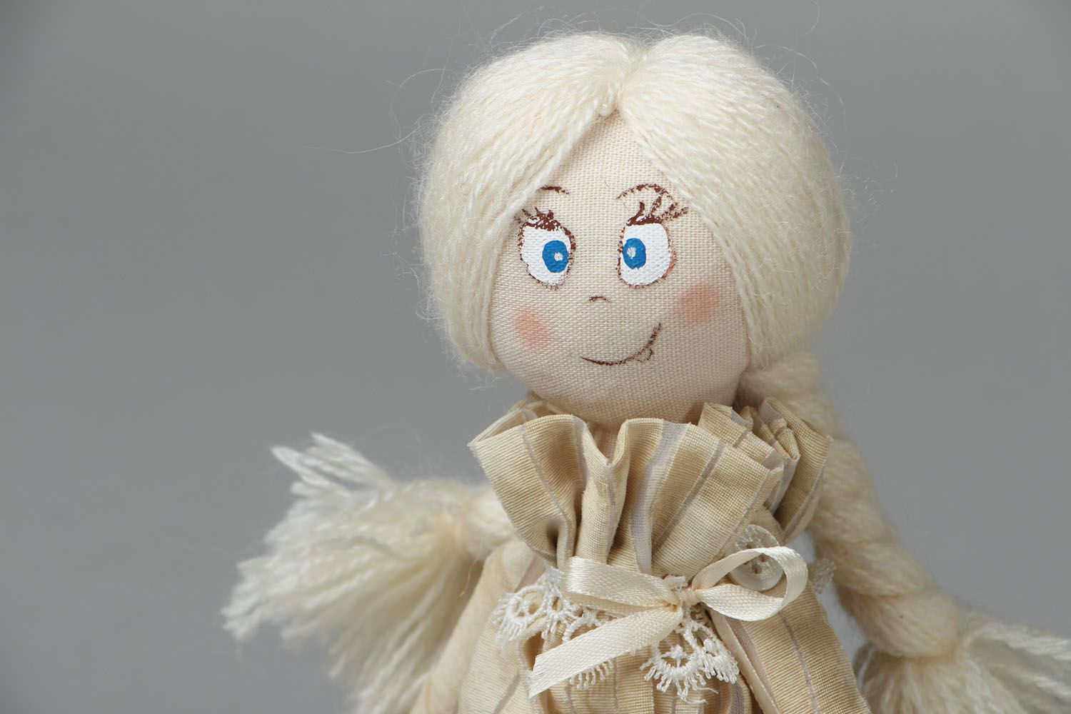 Текстильная кукла для интерьера фото 2