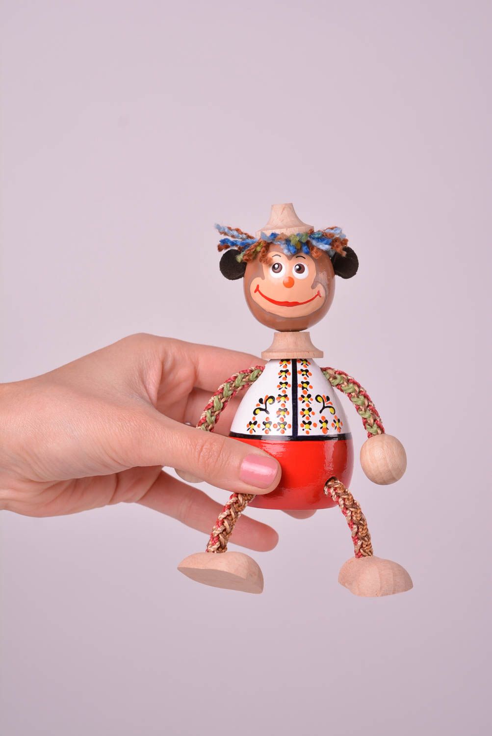 Необычная игрушка ручной работы игрушка из дерева подарок для ребенка обезьяна фото 2