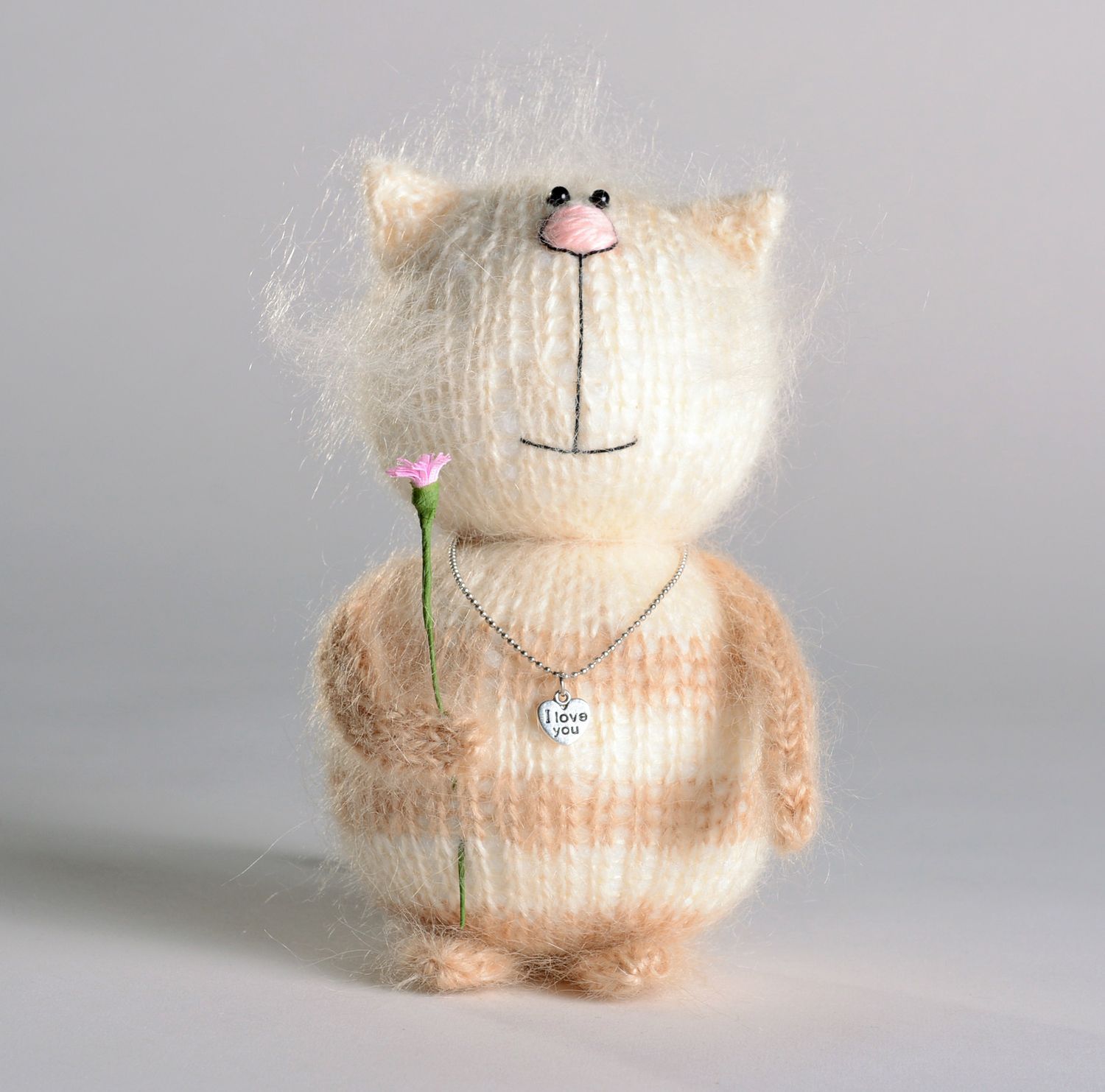 Knitted toy Cat in Love photo 5
