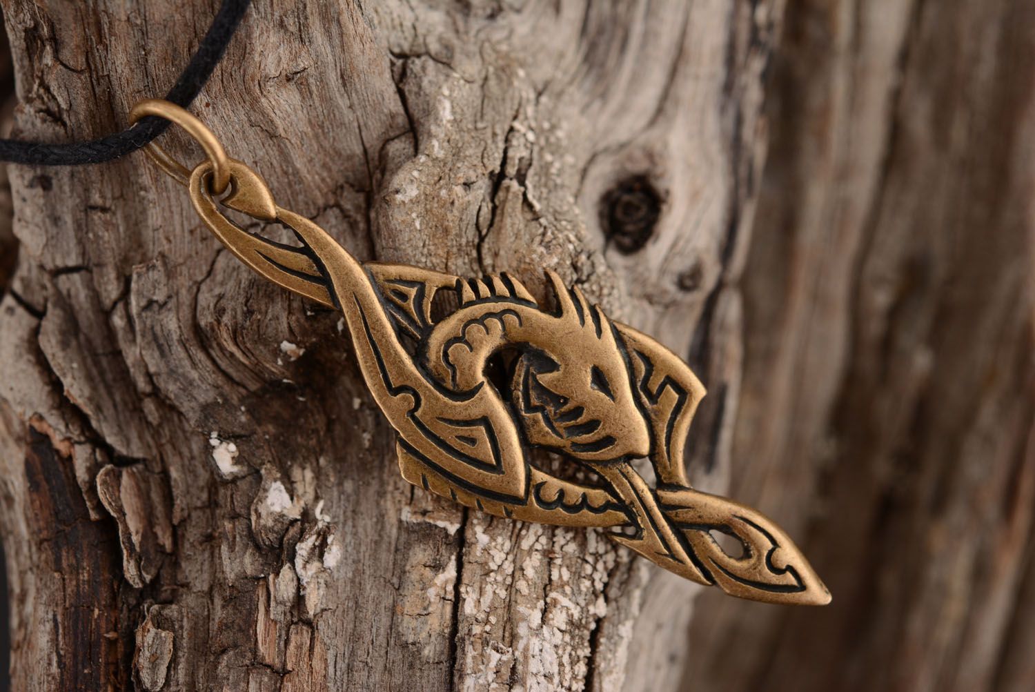Pingente artesanal de bronze Dragão escandinavo foto 2