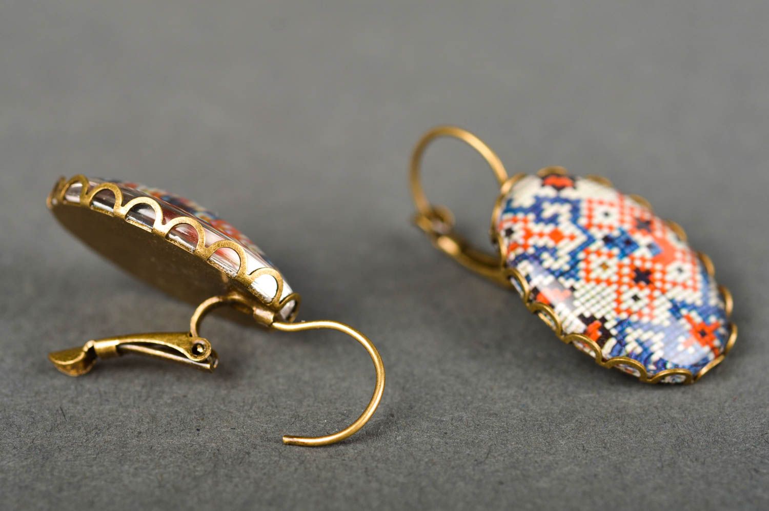 Handmade Ohrringe ausgefallener Ohrschmuck runde Ohrhänger Metall Ohrringe bunt foto 4