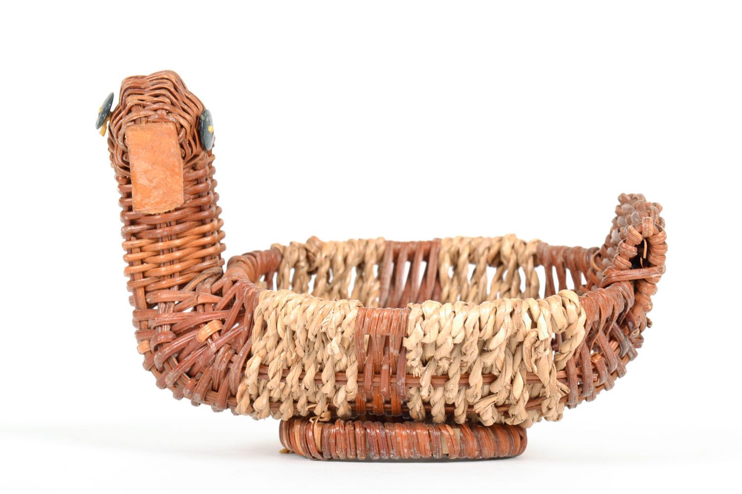 Handmade wicker basket  photo 3