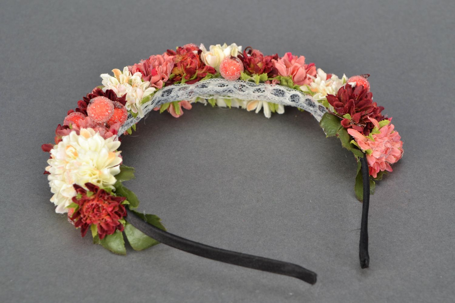 Beautiful floral headband with berries photo 4