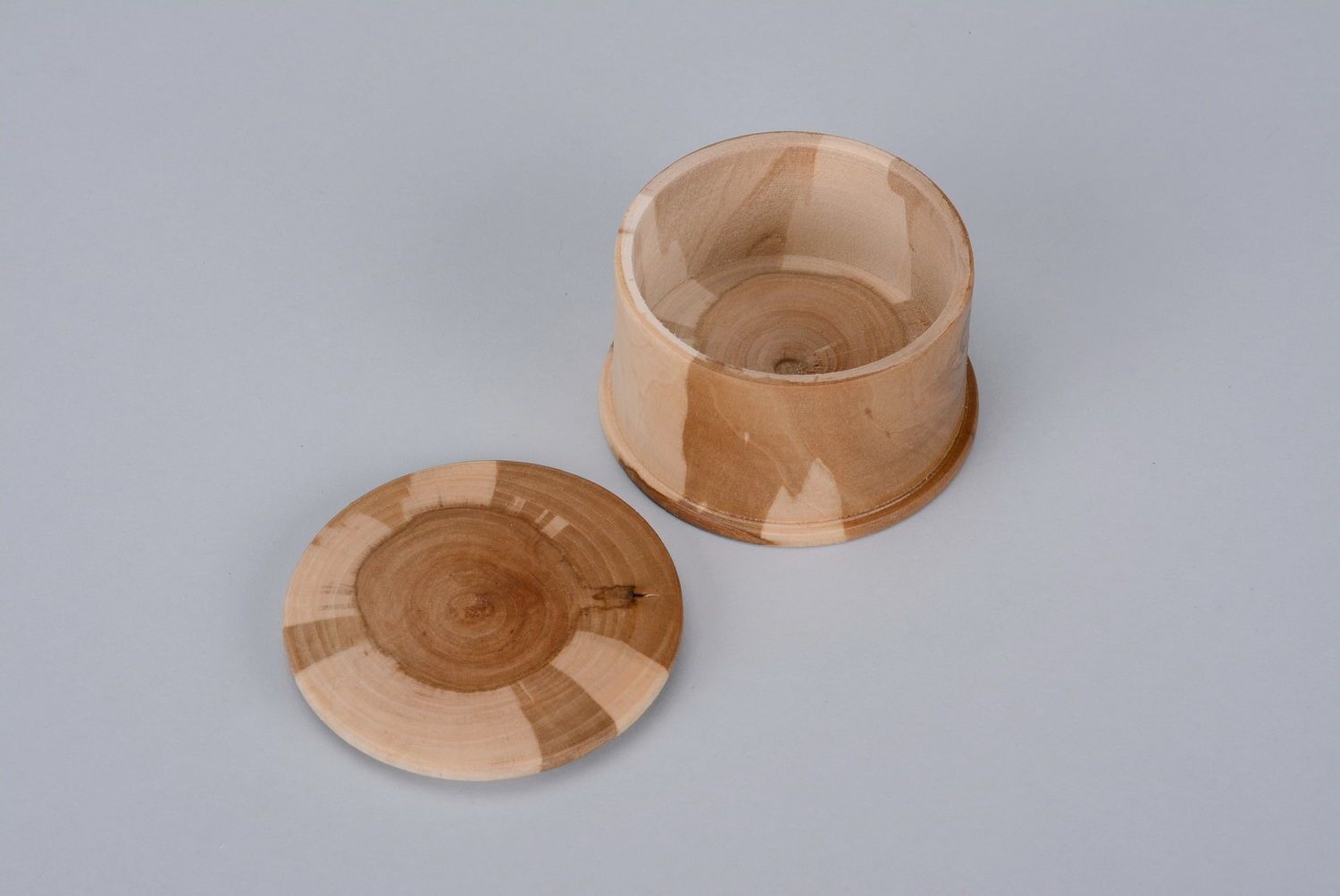 Handmade Salzbehälter aus Holz foto 4