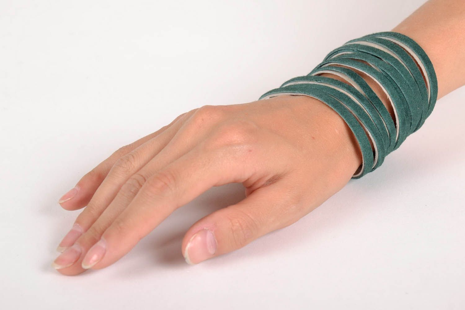 Bracciale di cuoio fatto a mano accessorio originale braccialetto di moda
 foto 5