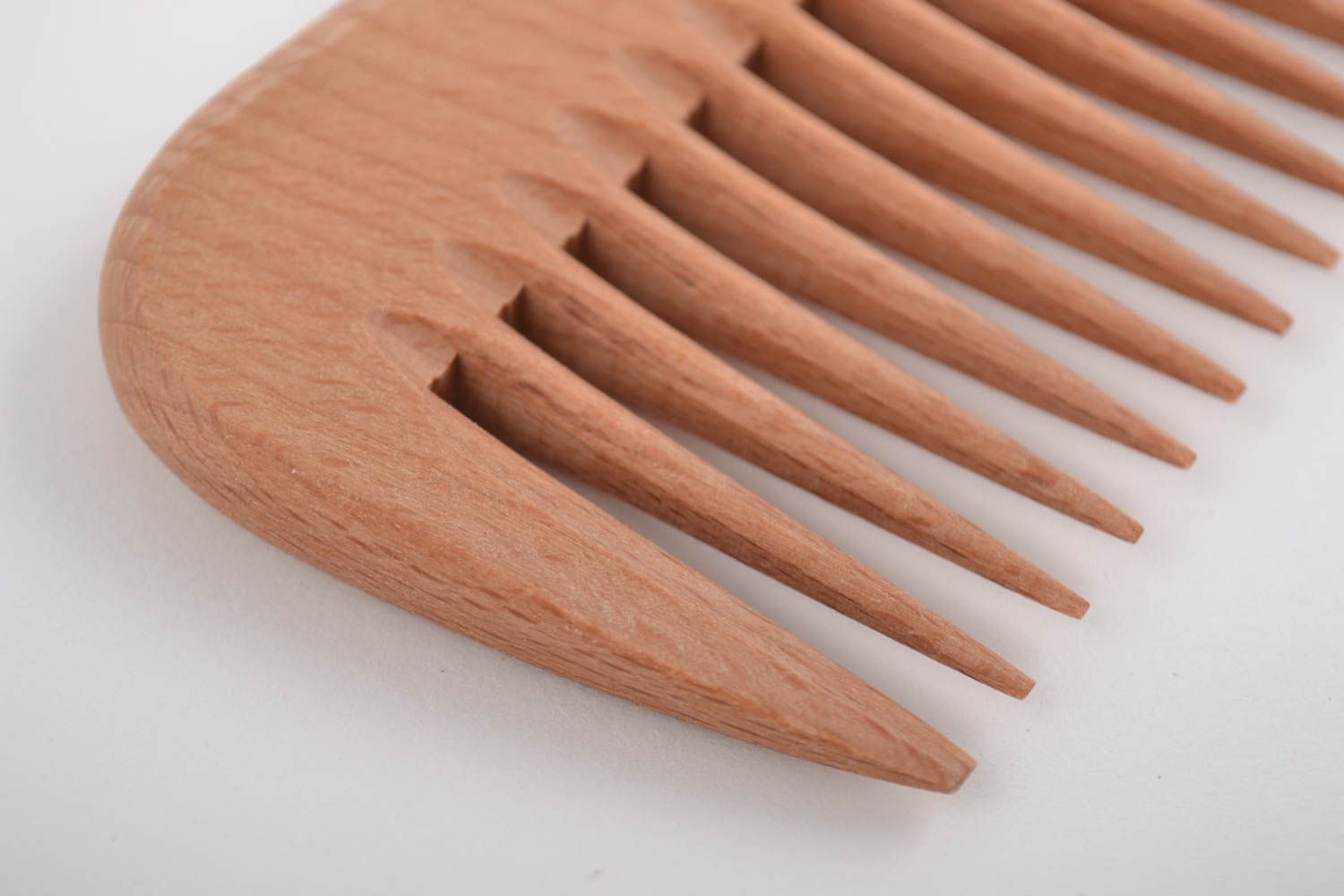 Wooden handmade one-row hair comb made of natural wood covenient accessory photo 4