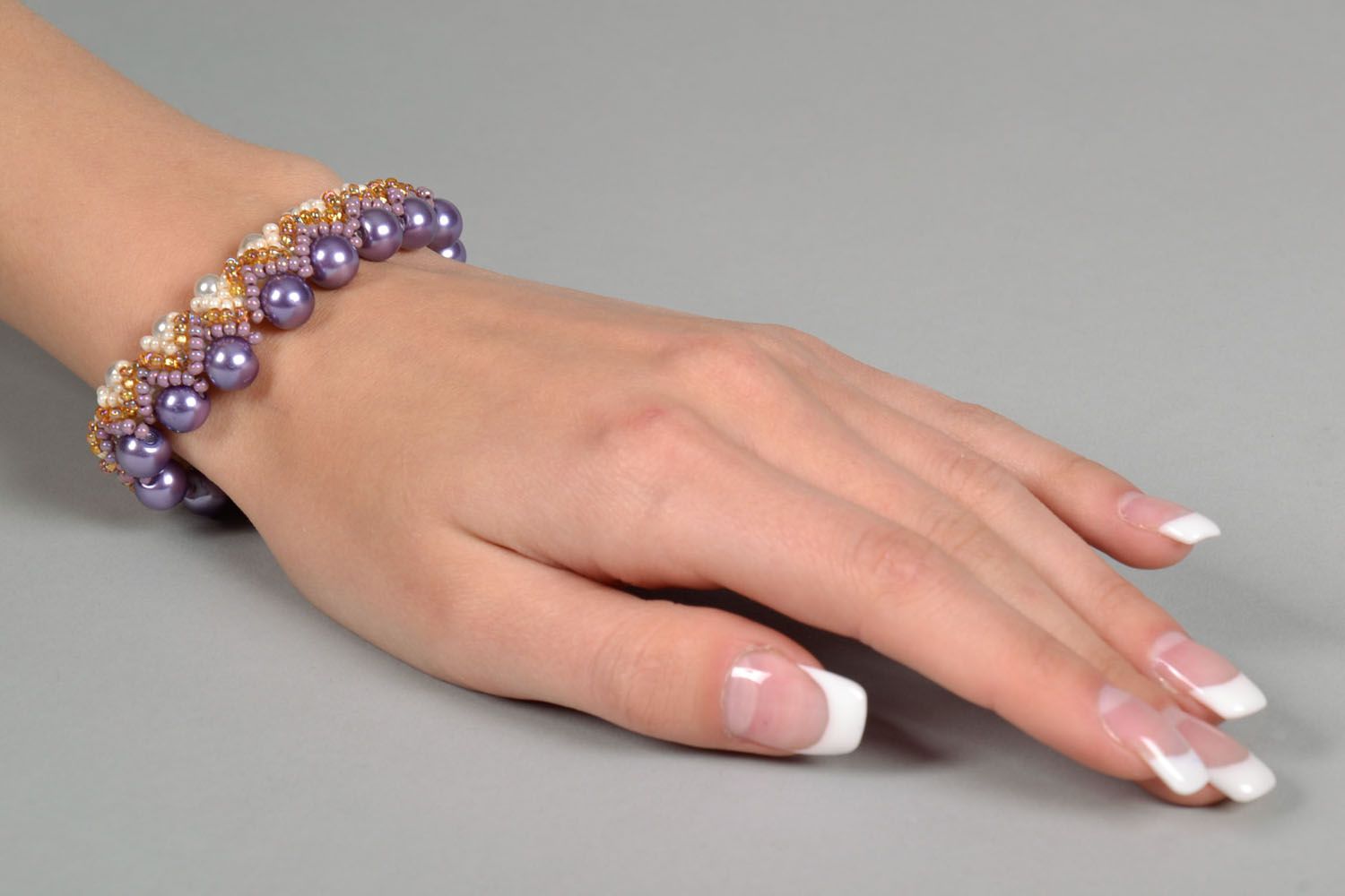 Bracelet tissé en fausses perles fait main photo 5