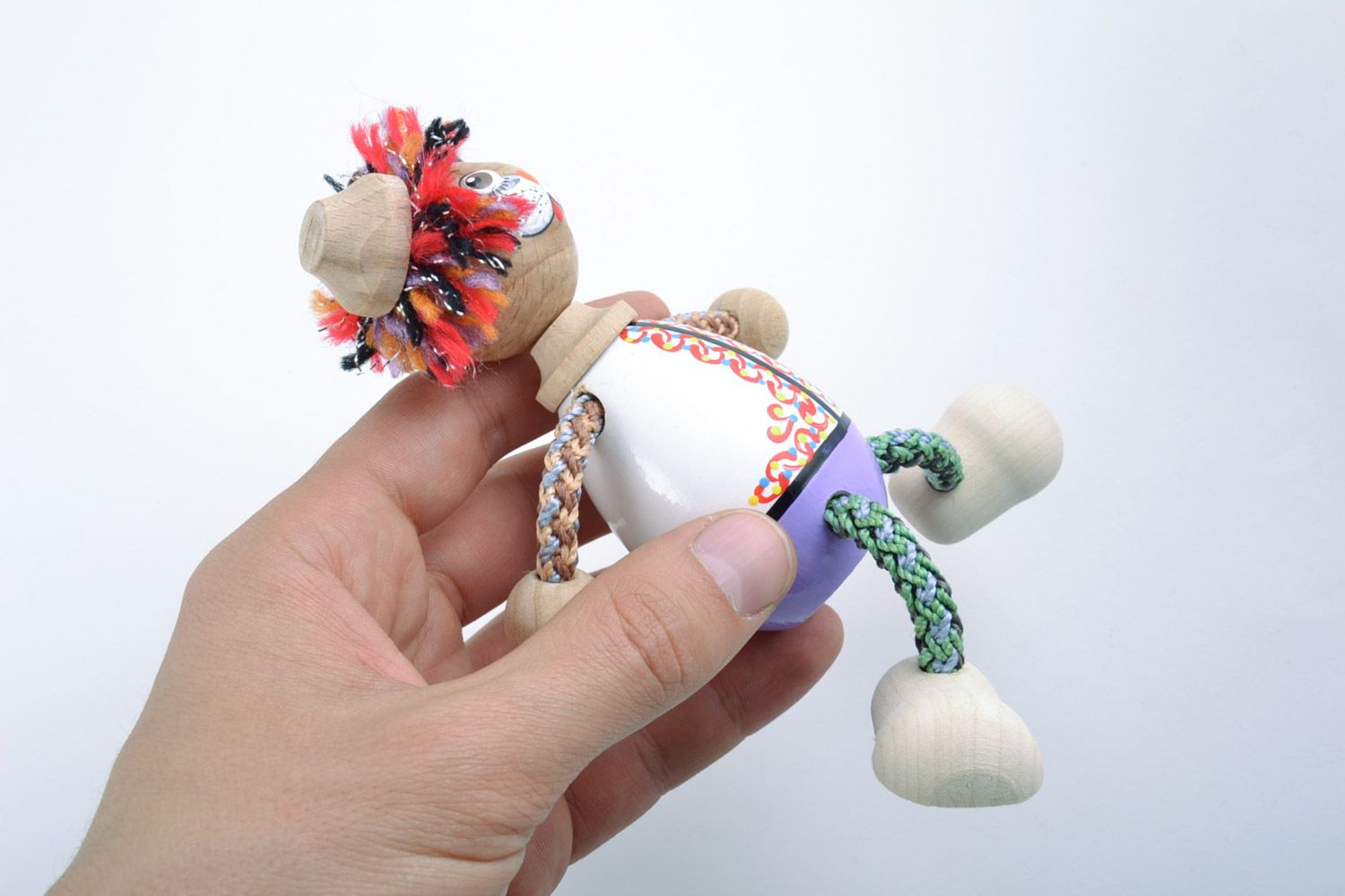 Handgemachtes unschädliches bemaltes Öko Spielzeug aus Holz lustiger Kater für Kinder foto 2