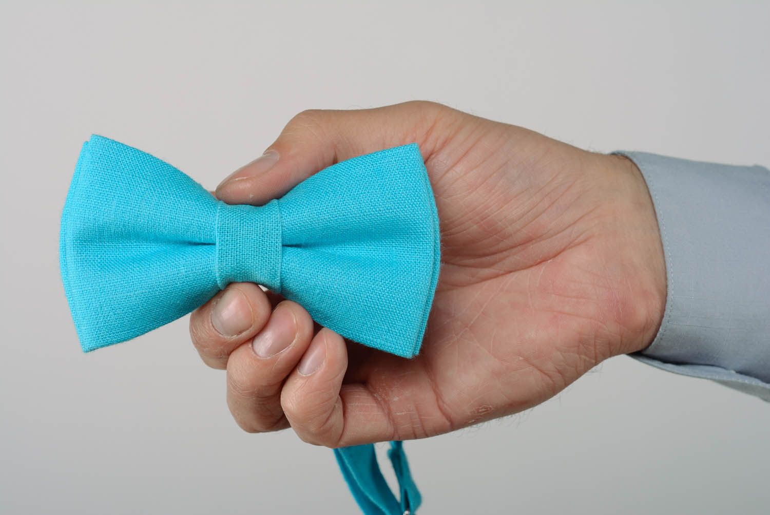 Голубой льняной галстук-бабочка фото 5