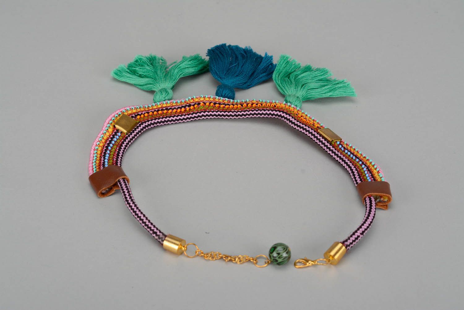 Ethnic necklace with tassels photo 3