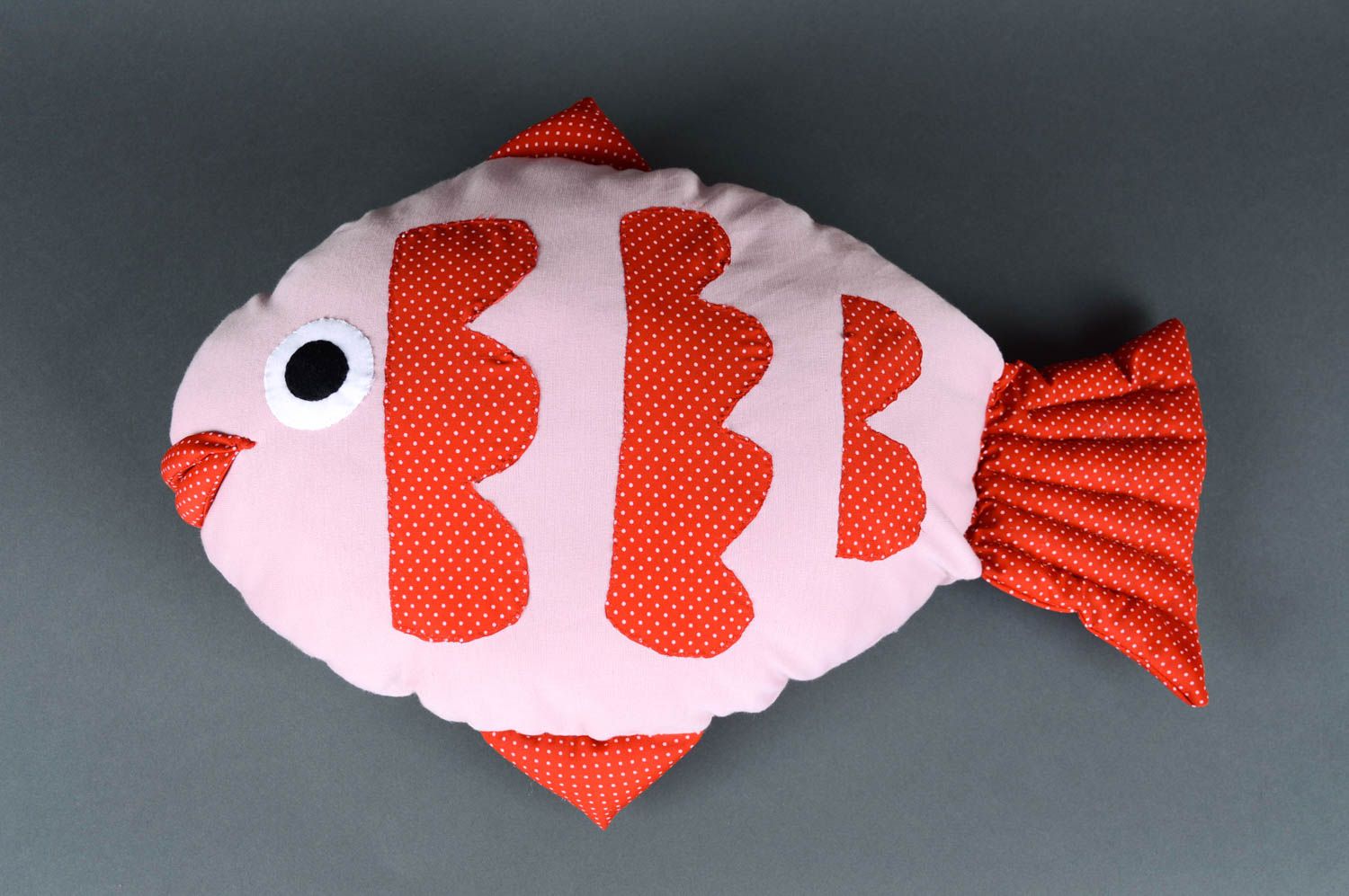 Игрушка подушка ручной работы мягкая игрушка рыбка декоративная подушка фото 3