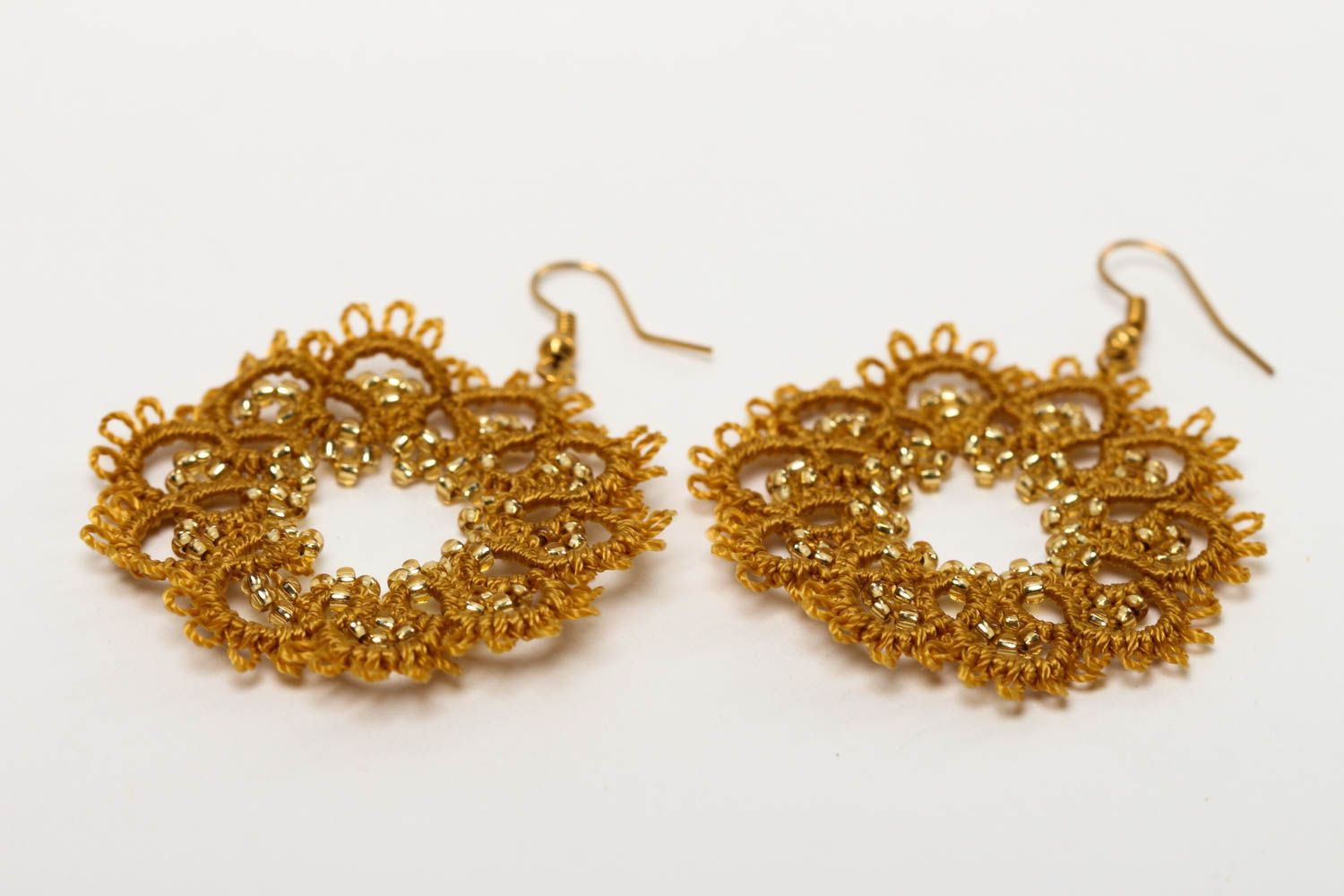Unusual handmade woven earrings woven lace earrings tatting jewelry designs photo 3