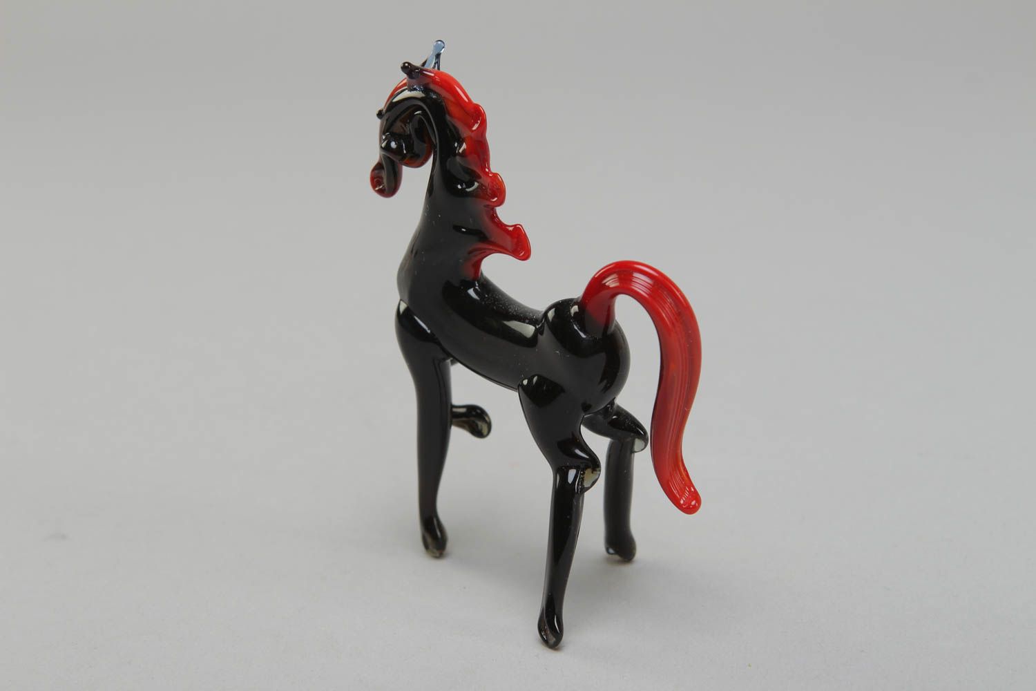 Figurine cheval en verre au chalumeau faite main noire petit objet de décoration photo 3