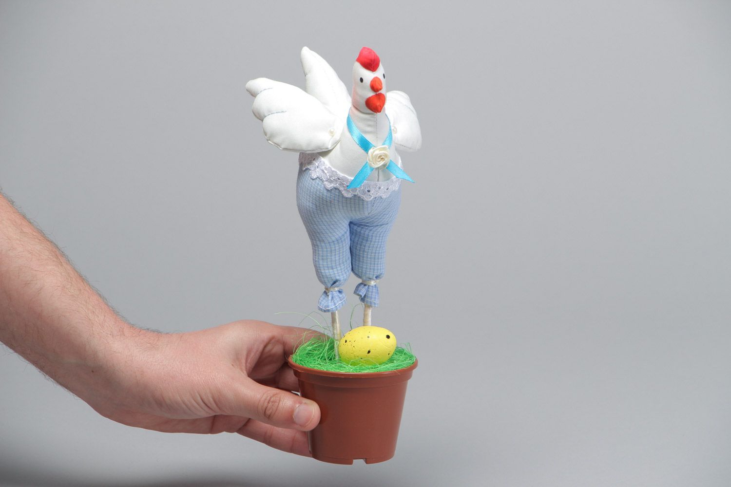 Petite poule de Pâques en tissu avec pot faite main pour décor de maison photo 5