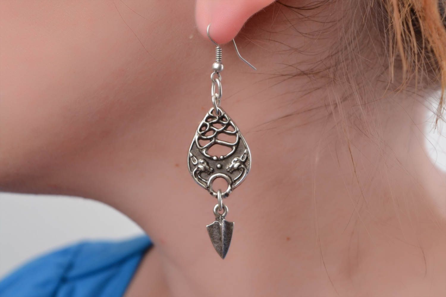 Handmade designer dangling earrings cast of metal alloy in ethnic style photo 1