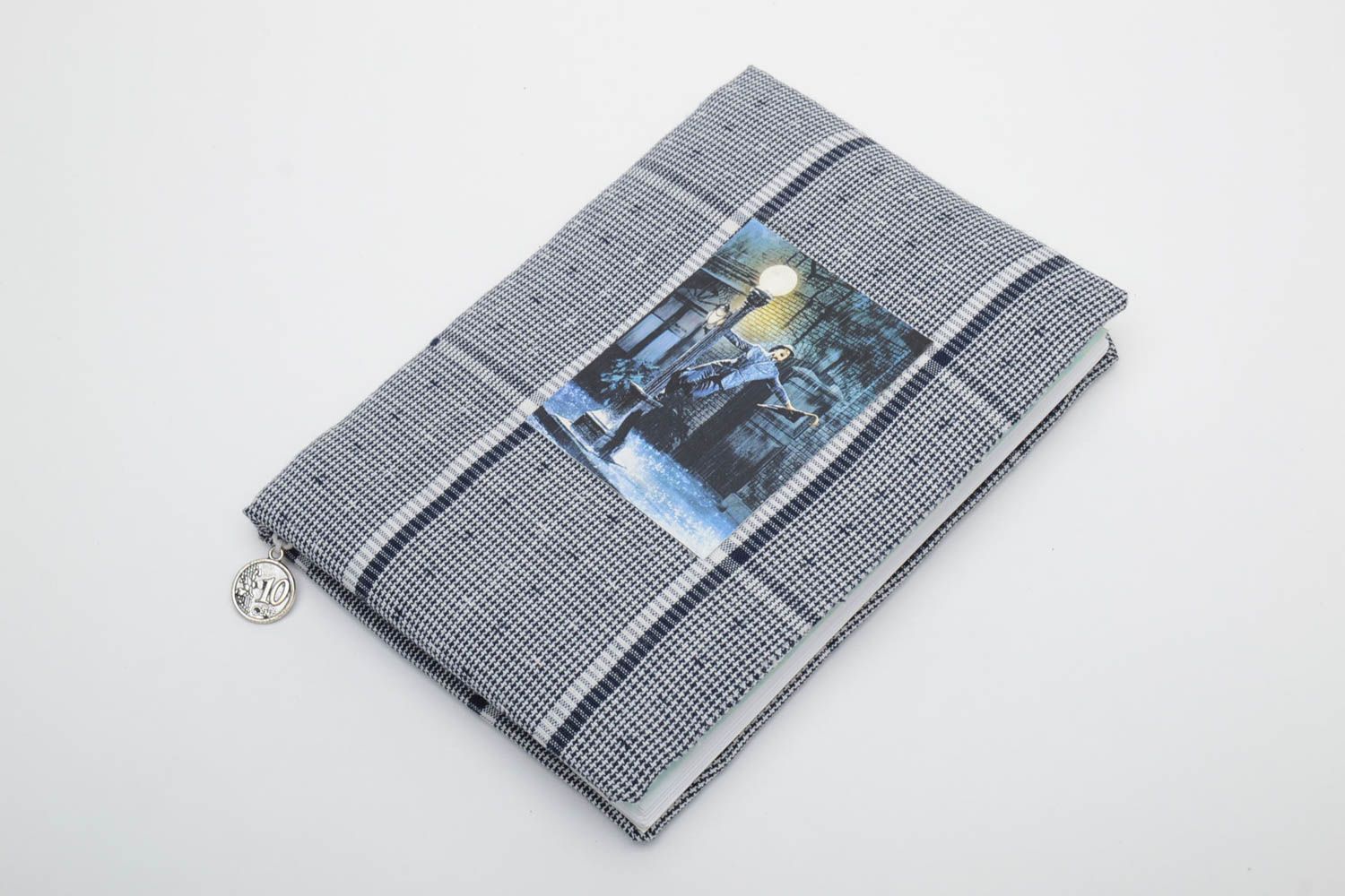 Bloc-notes avec couverture grise en tissu photo 2